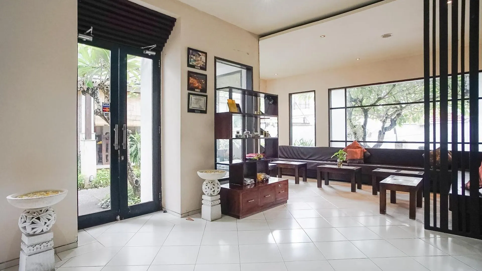 Queen Rose Villa & Spa Jimbaran  0*, Jimbaran (Bali) Indonesia